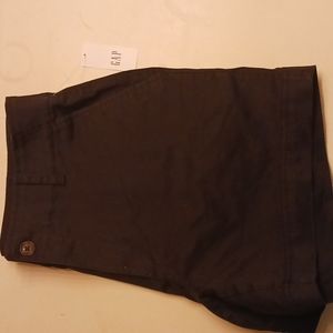 Women's size 6 gap black shorts 5 inch mid-rise pants